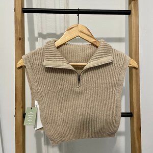 NWT Cropped Knit Bib